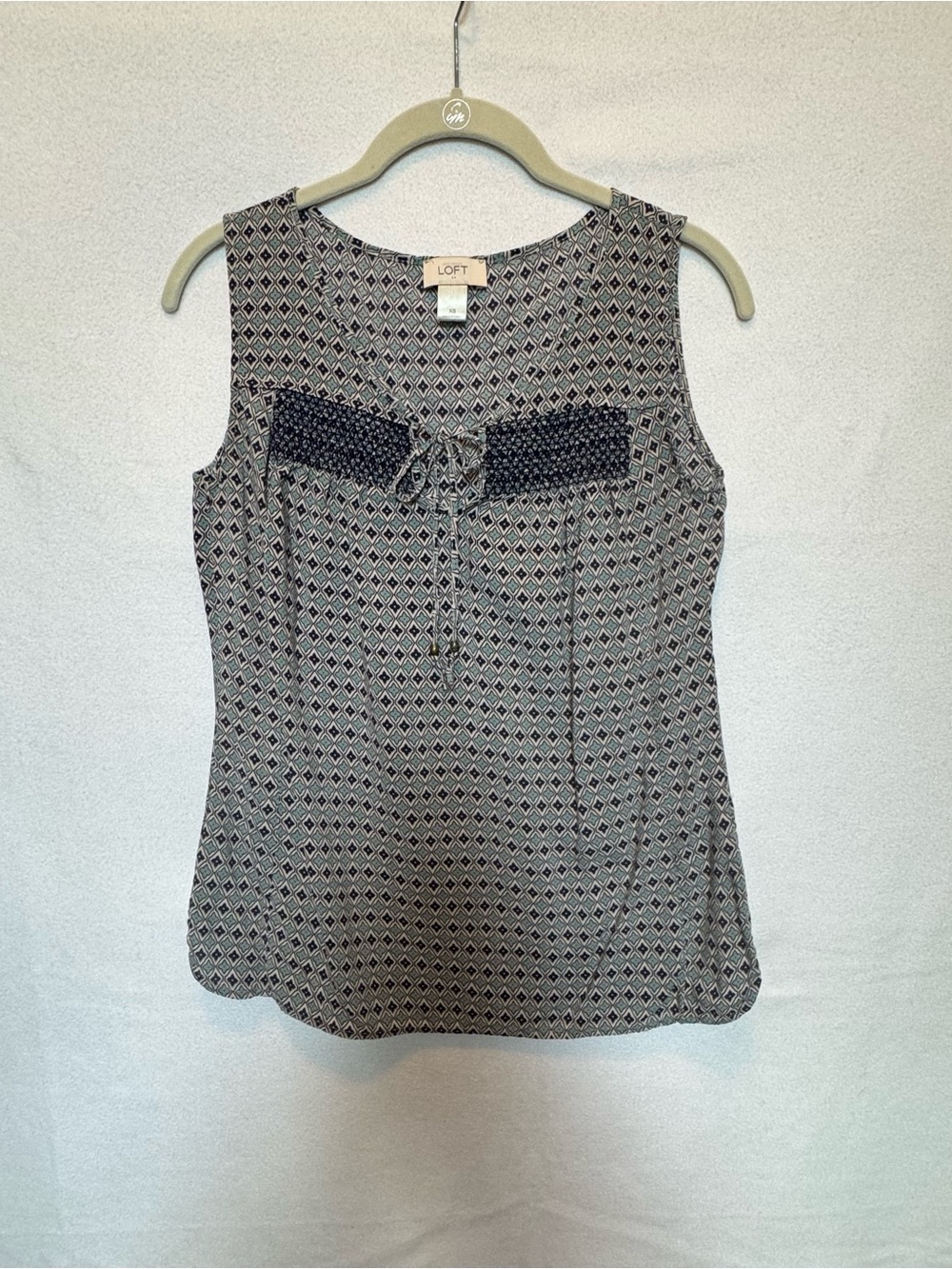 LOFT Womens Blue Blouse XS Geometric Sleeveless V Neck Smocked Tie Front Career